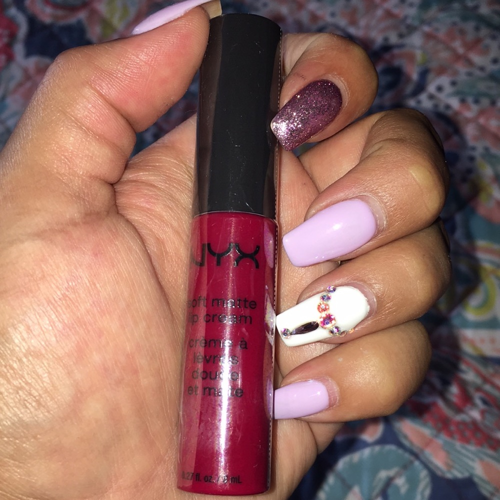 NYX SOFT MATTE LIP CREME